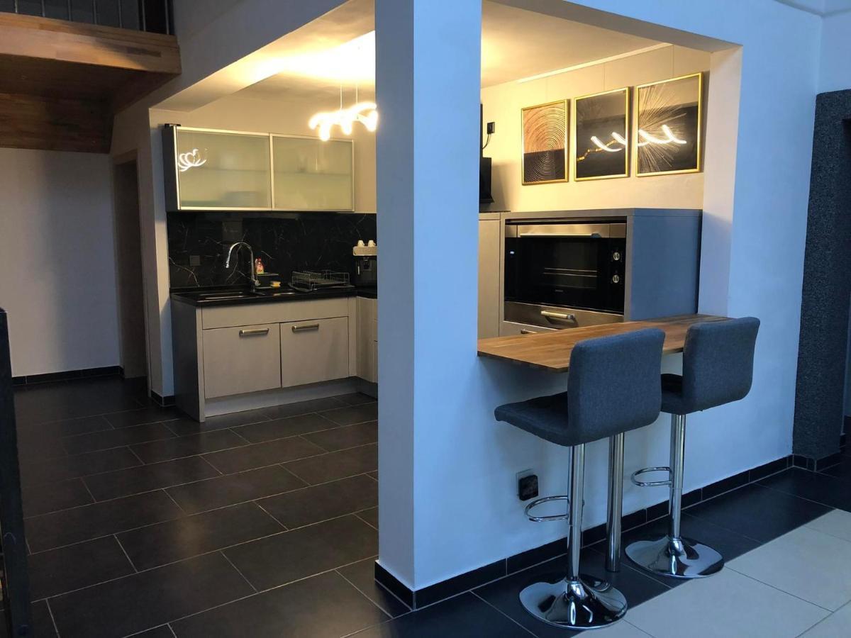 Cozy 120M² Apartment With 3 Bedrooms And 1 Home Cinema Useldange المظهر الخارجي الصورة